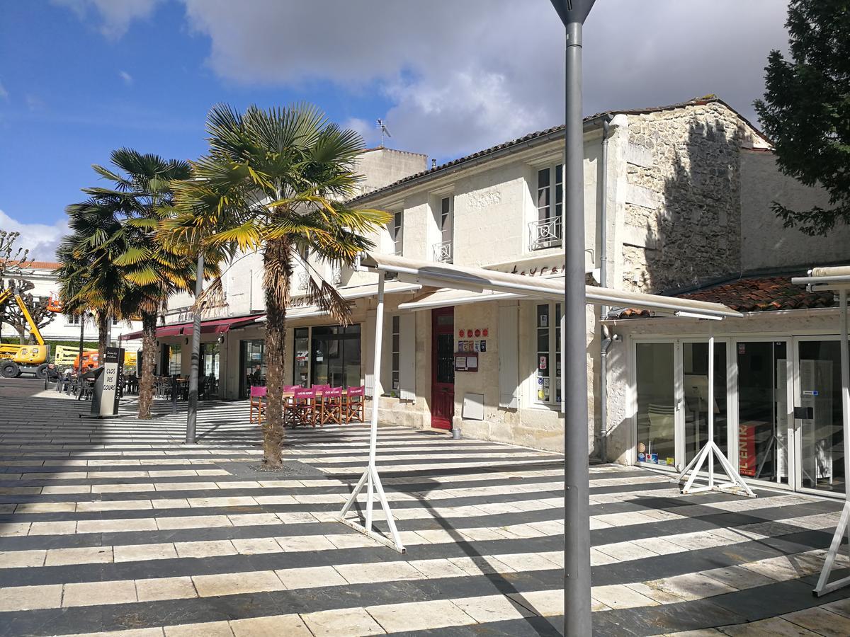 La Loge Du Theatre - Saintes Apartment Екстериор снимка